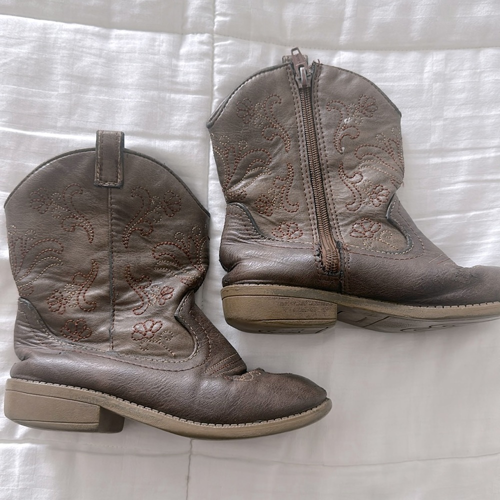 Girls brown cowboy boots size 12